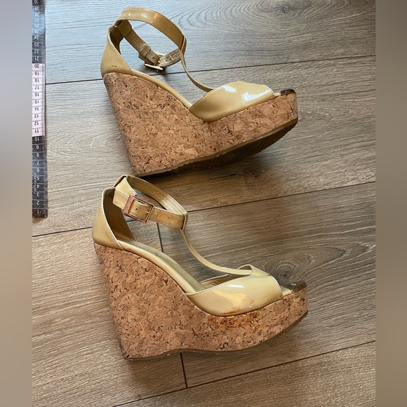 Jimmy Choo Beige Patent Leather Pela Cork Wedge T-Strap Sandals - Picture 11 of 15